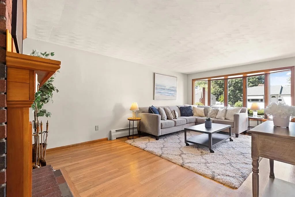 7 Brookfield Ln