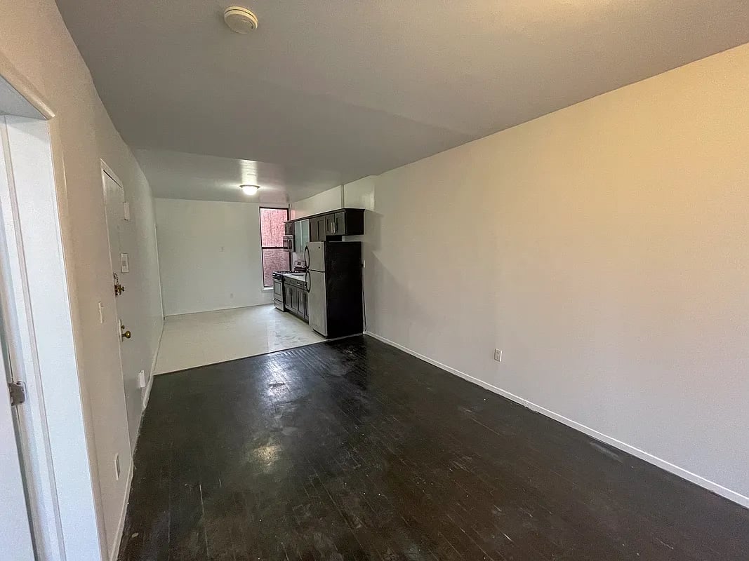 927 Putnam Ave 4R