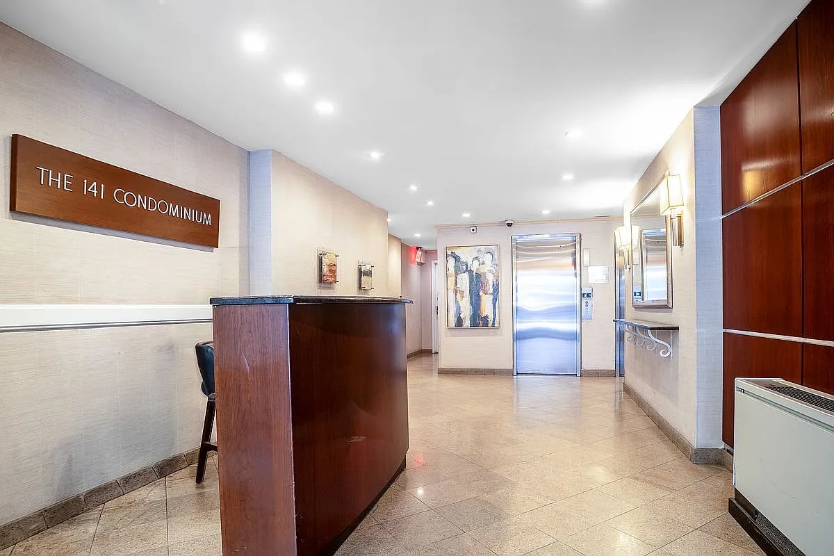 141 E 55th St APT 9G