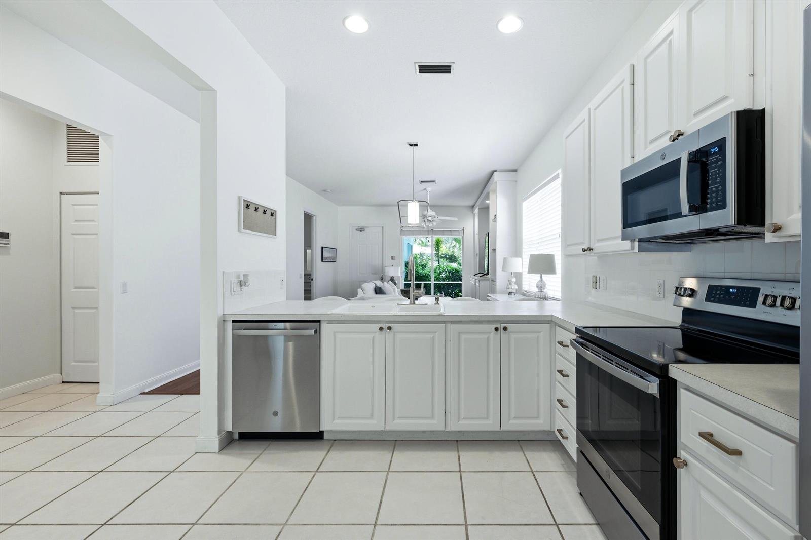 301 Newhaven Blvd