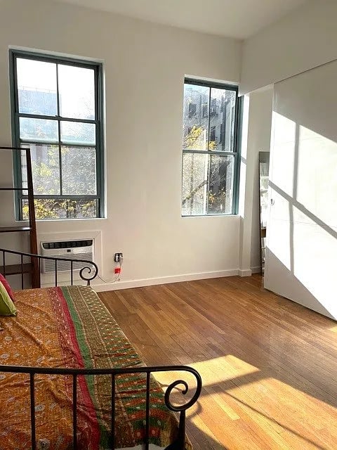 260 West 21st St, #2N