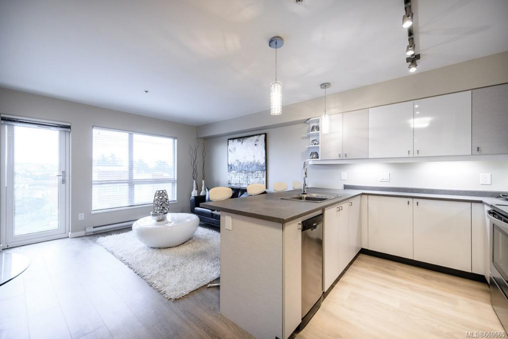 212-787 Tyee Rd