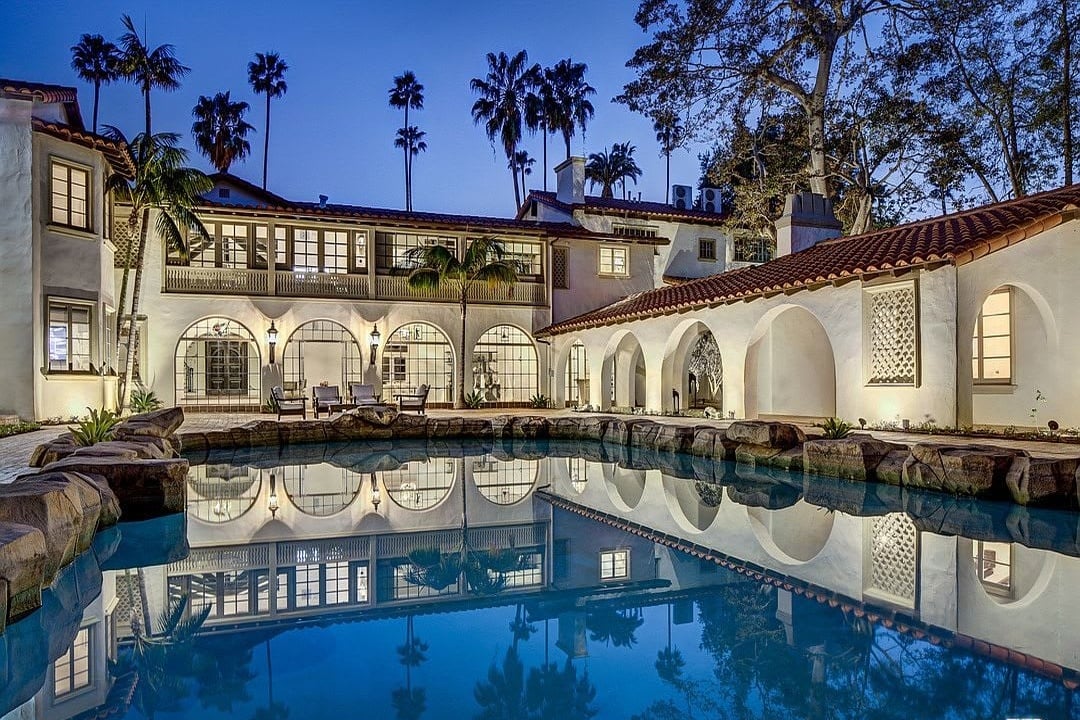 Benedict Canyon Dr, 90210