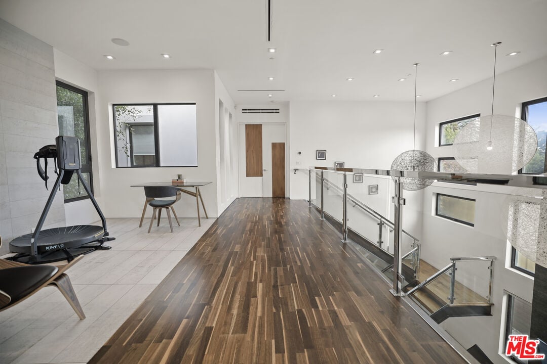 N Crescent Heights Blvd, 90046