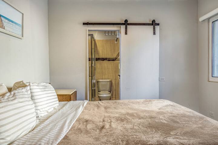 Beach House Apt 11 • Sleeps 4 • Kitchen + Sofa Bed - Airbnb