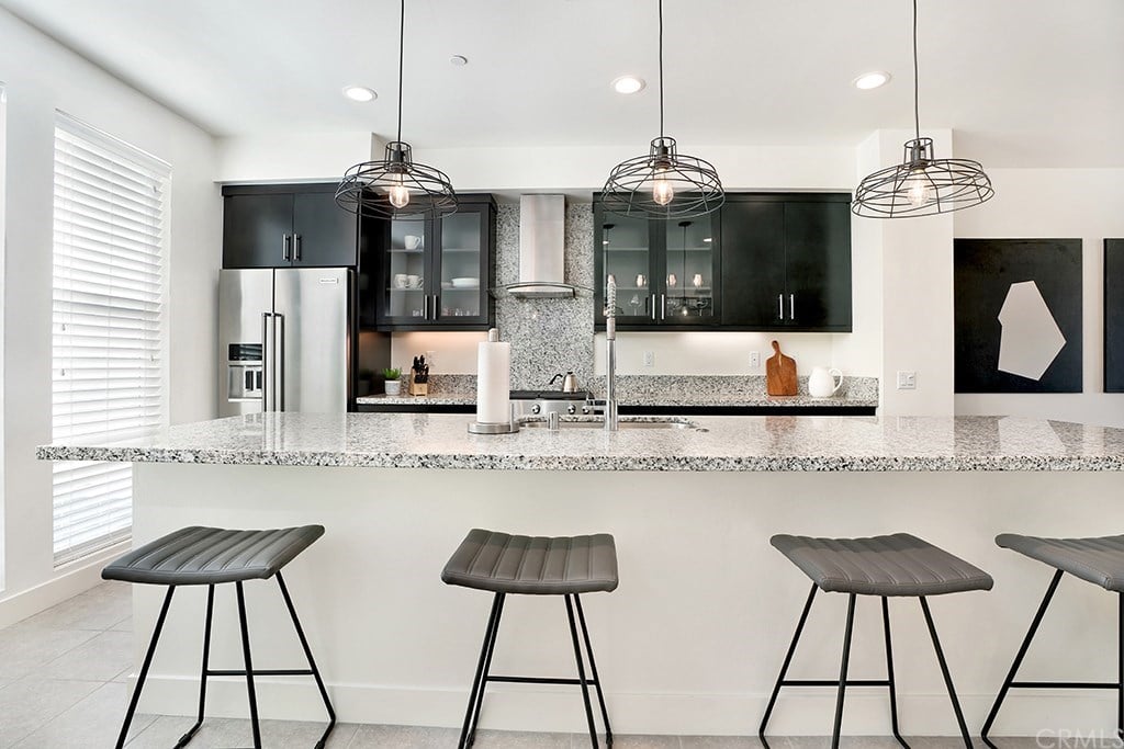 661 W 17th St, Unit 19