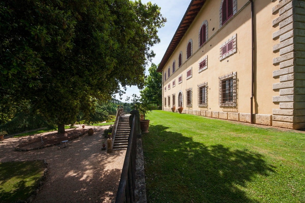 Period Villa Apartment With Private Garden