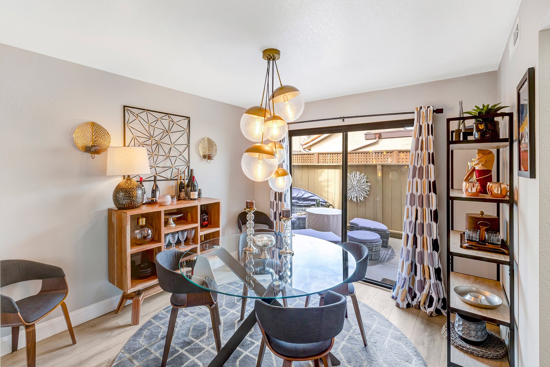 Charming Updated Townhouse Near the Ocean