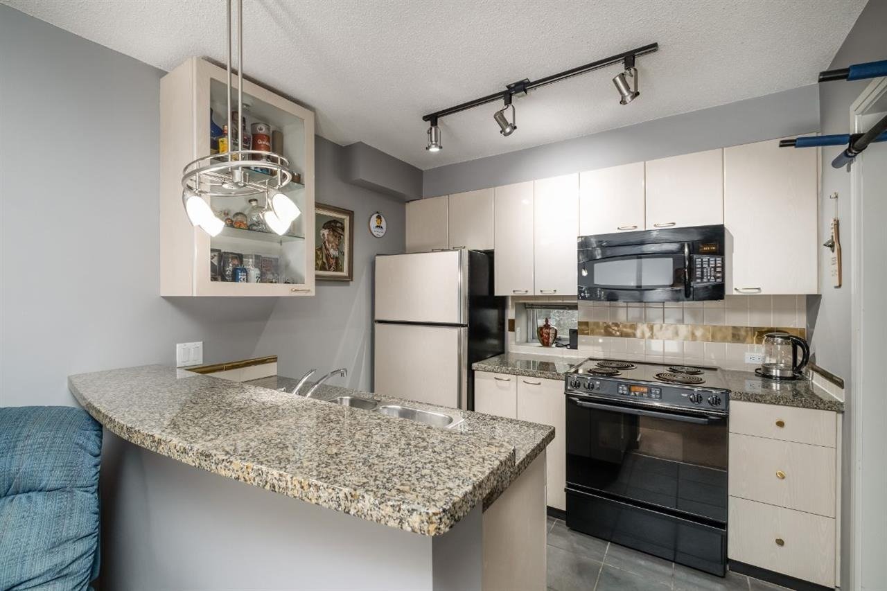 1068 Hornby St, #1405