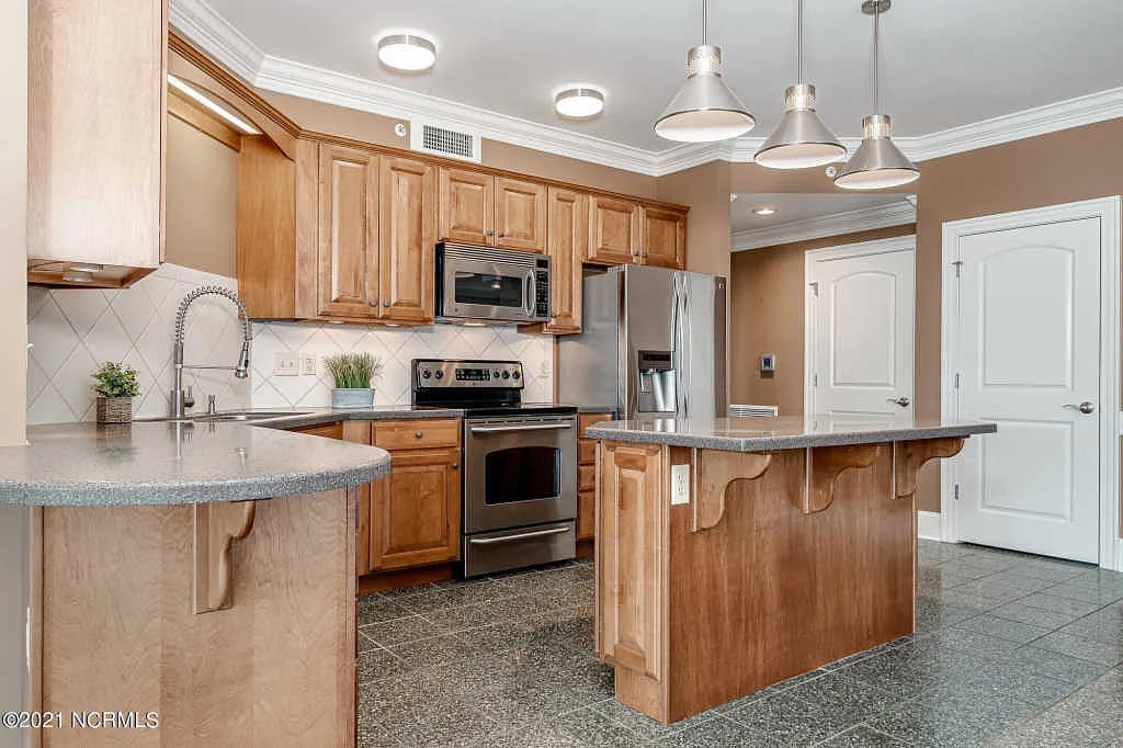 4425 Arendell St #409