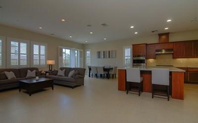 340 Mansfield Dr