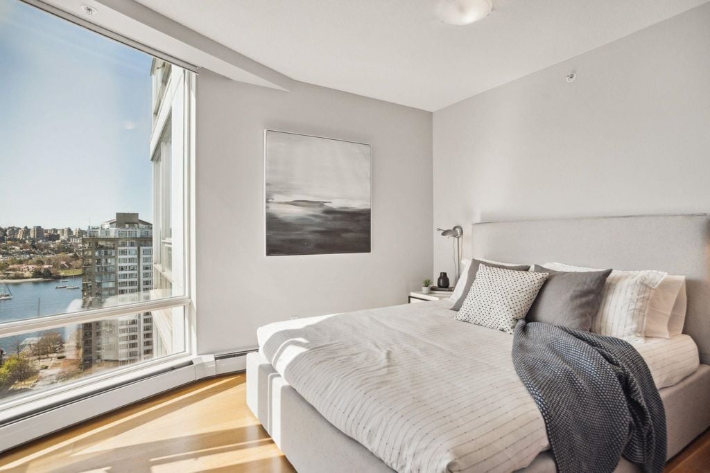 1201 Marinaside Cres, #2505