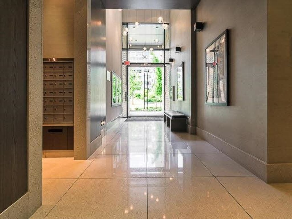 138 W 1st Ave, #407