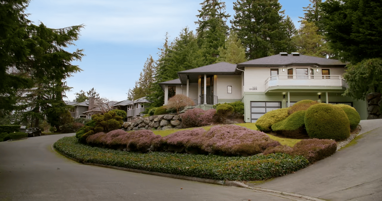  Welcome to 1102 12th Ave N, Edmonds, WA 98020