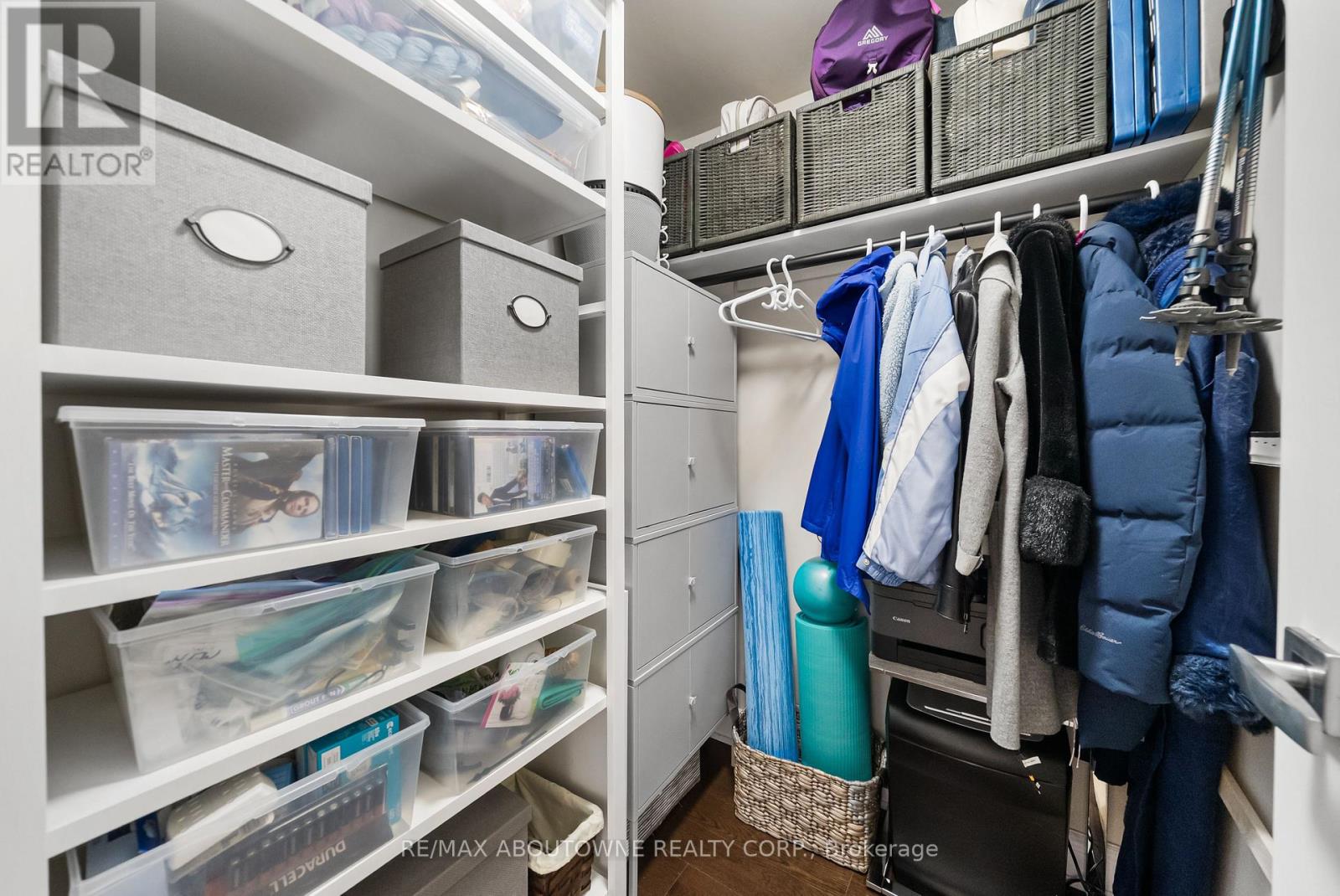 3500 Lakeshore Road W 205