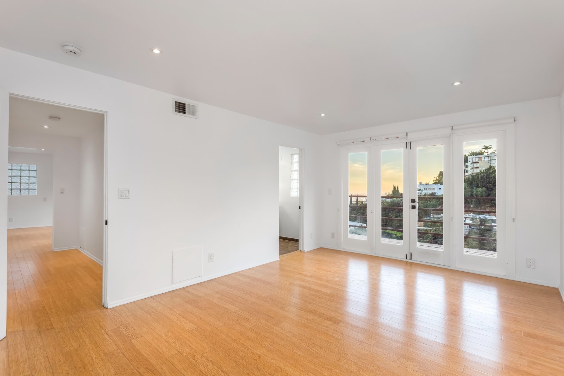 8560 Hollywood Blvd, Hollywood Hills