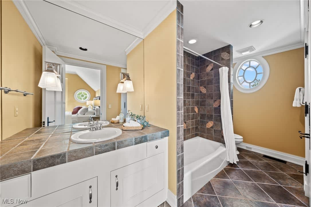 14 Colony Ln