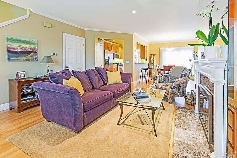 22 Creekside Ct