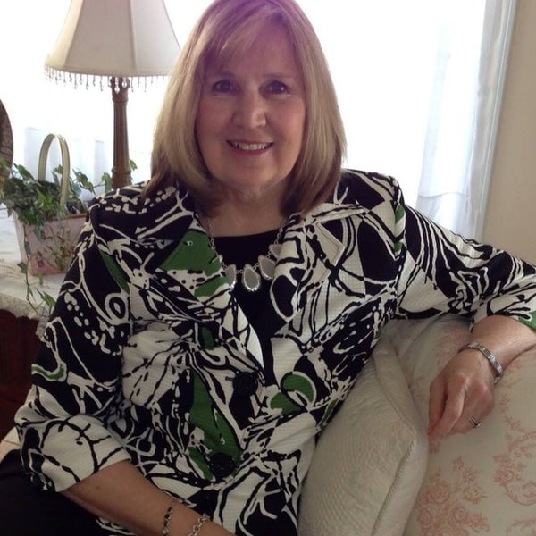 Debbi Gourley Bay Head, NJ Real Estate Agent Headshot