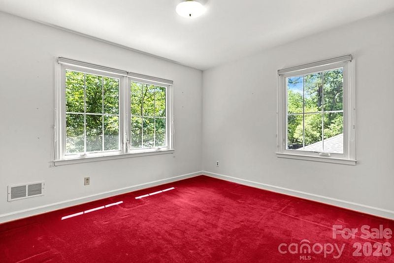 5335 Lansing Dr