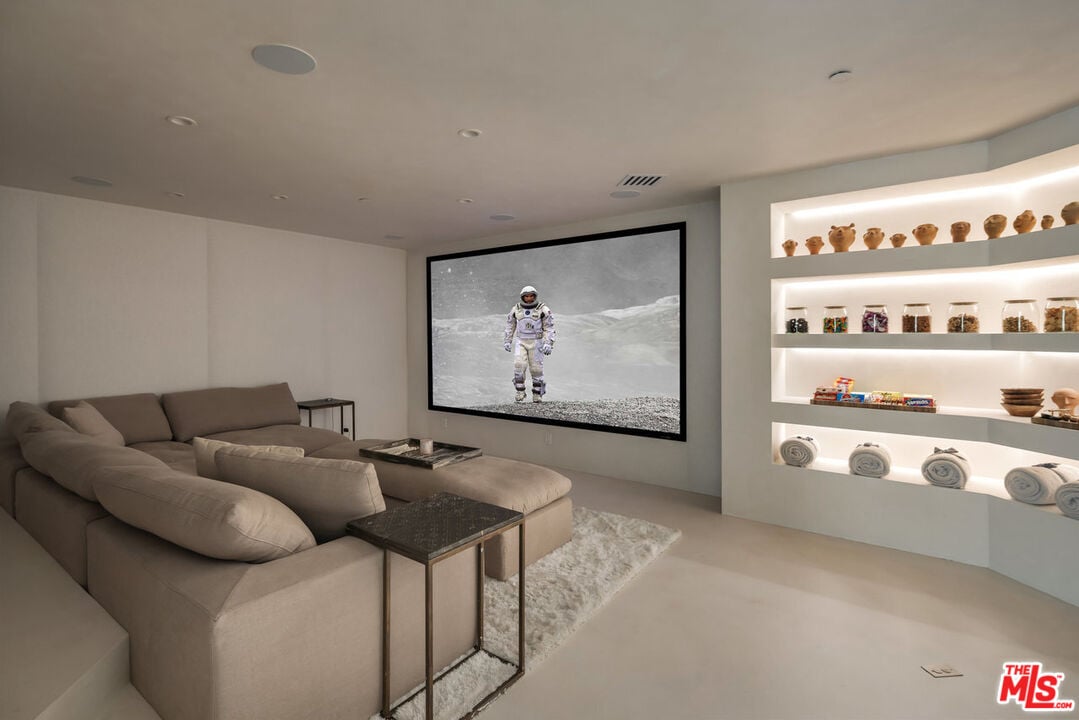 Meridian Manor, Encinal Canyon Rd, 90265