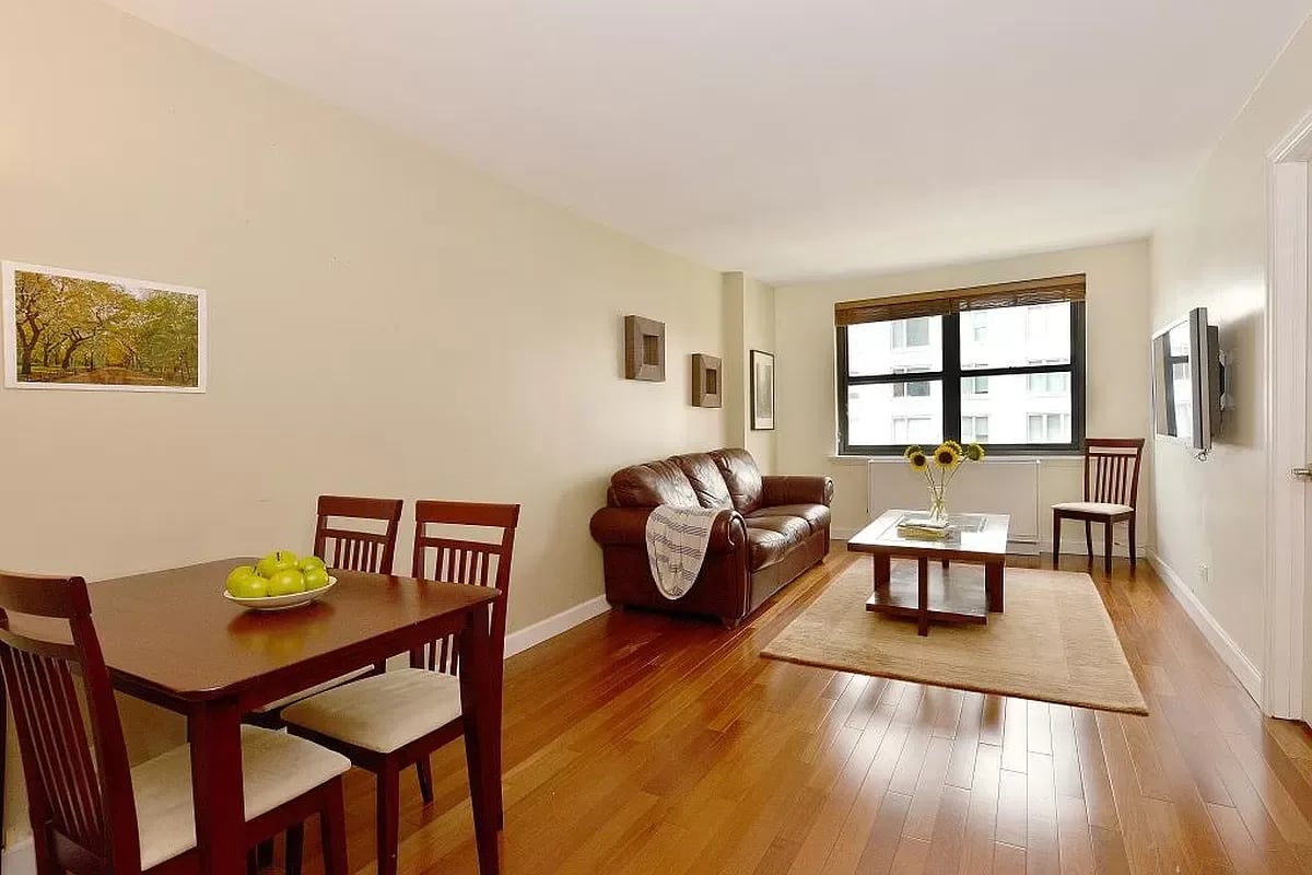 200 East 24th St Unit 804