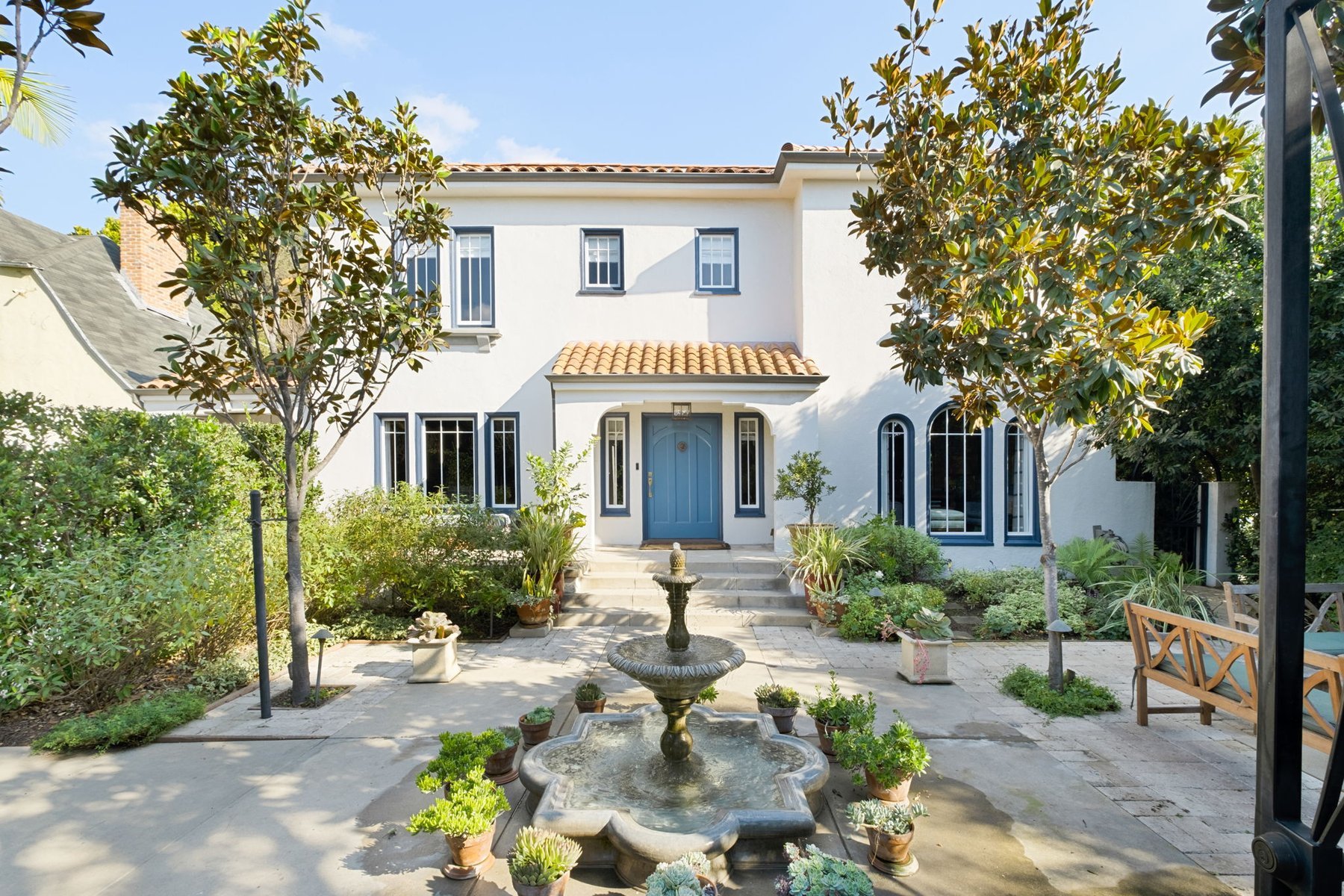 564 S Van Ness Ave, Windsor Square