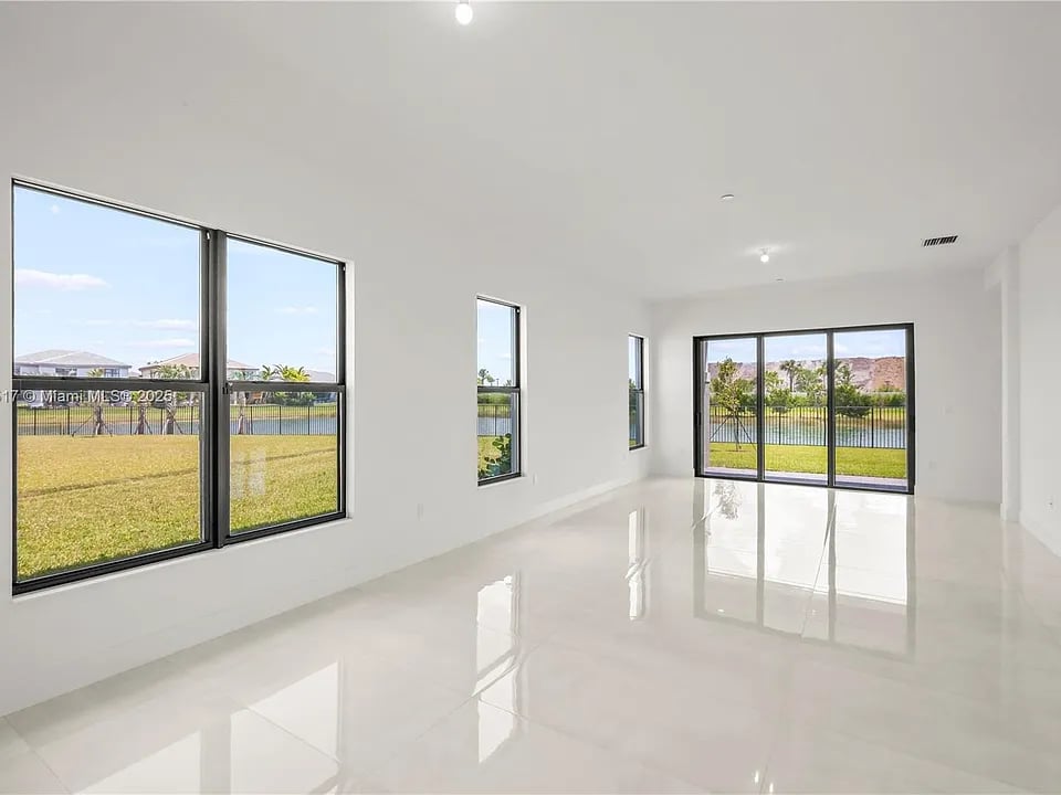 2864 Wingspan Ct