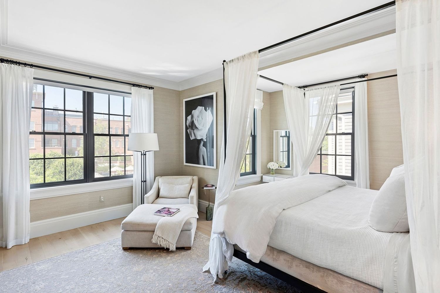 Chic, Unique & Spacious Watchcase Townhouse