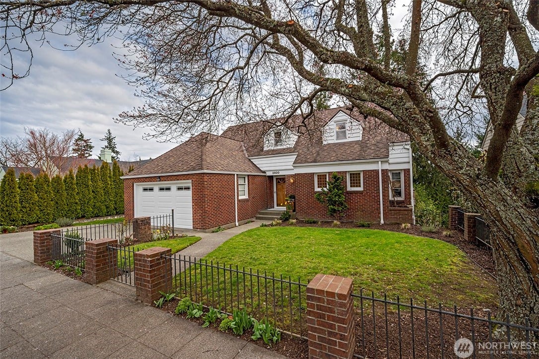2820 39th Ave W