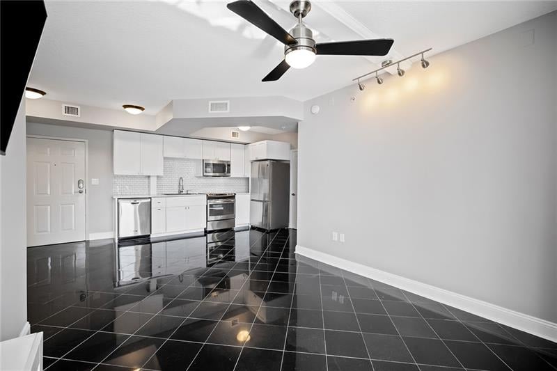 115 SW 11th St Unit #502