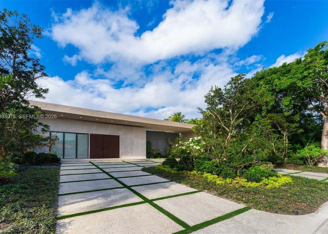 661 Melaleuca Ln