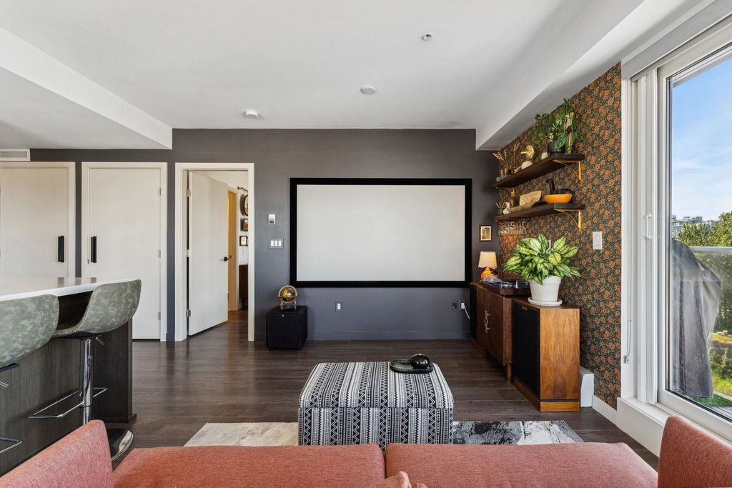 384 E 1st Ave, #615