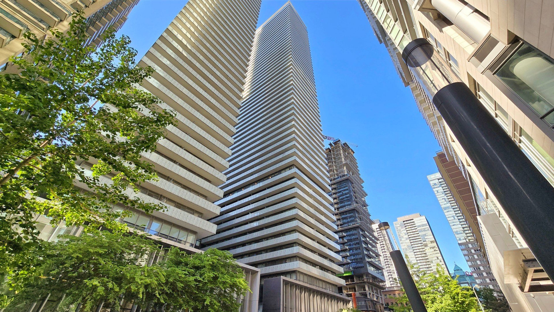 50 Charles St E Suite 5502