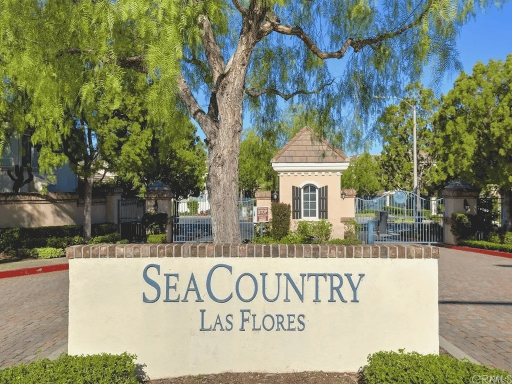 223 Seacountry Ln