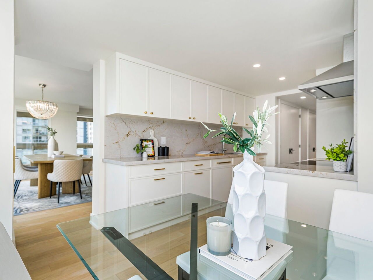 63 St Clair Ave W Unit: 1701