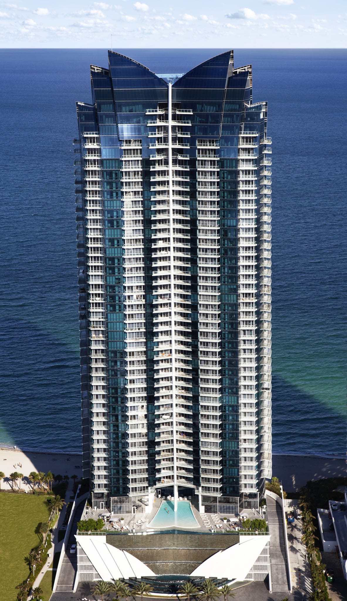 Jade Ocean Sunny Isles: Luxury Living with Spectacular Ocean Views