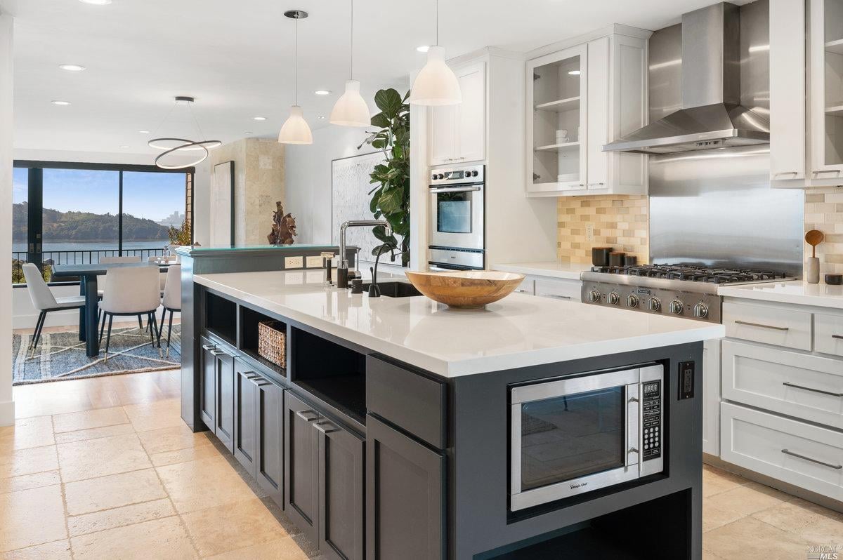 98 Red Hill Cir