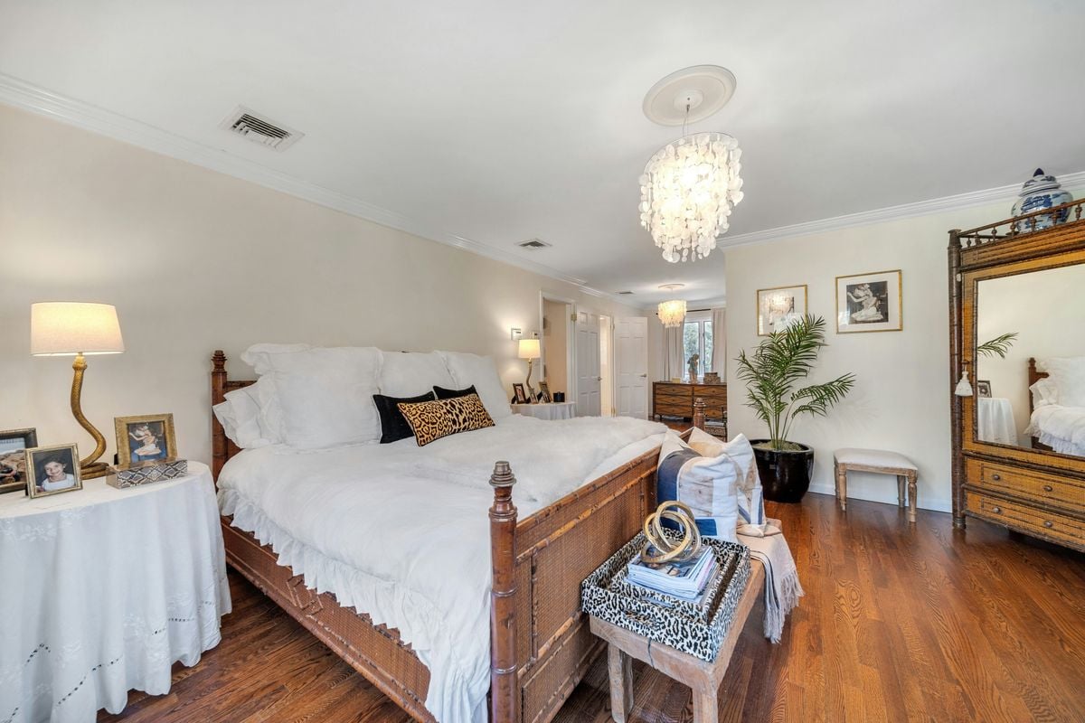 9 Deerfield Drive