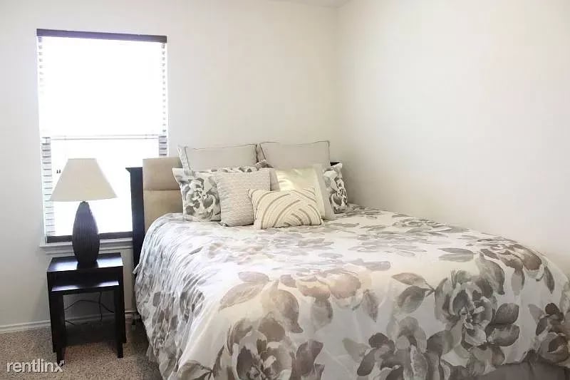 6704 Ondantra Bend
