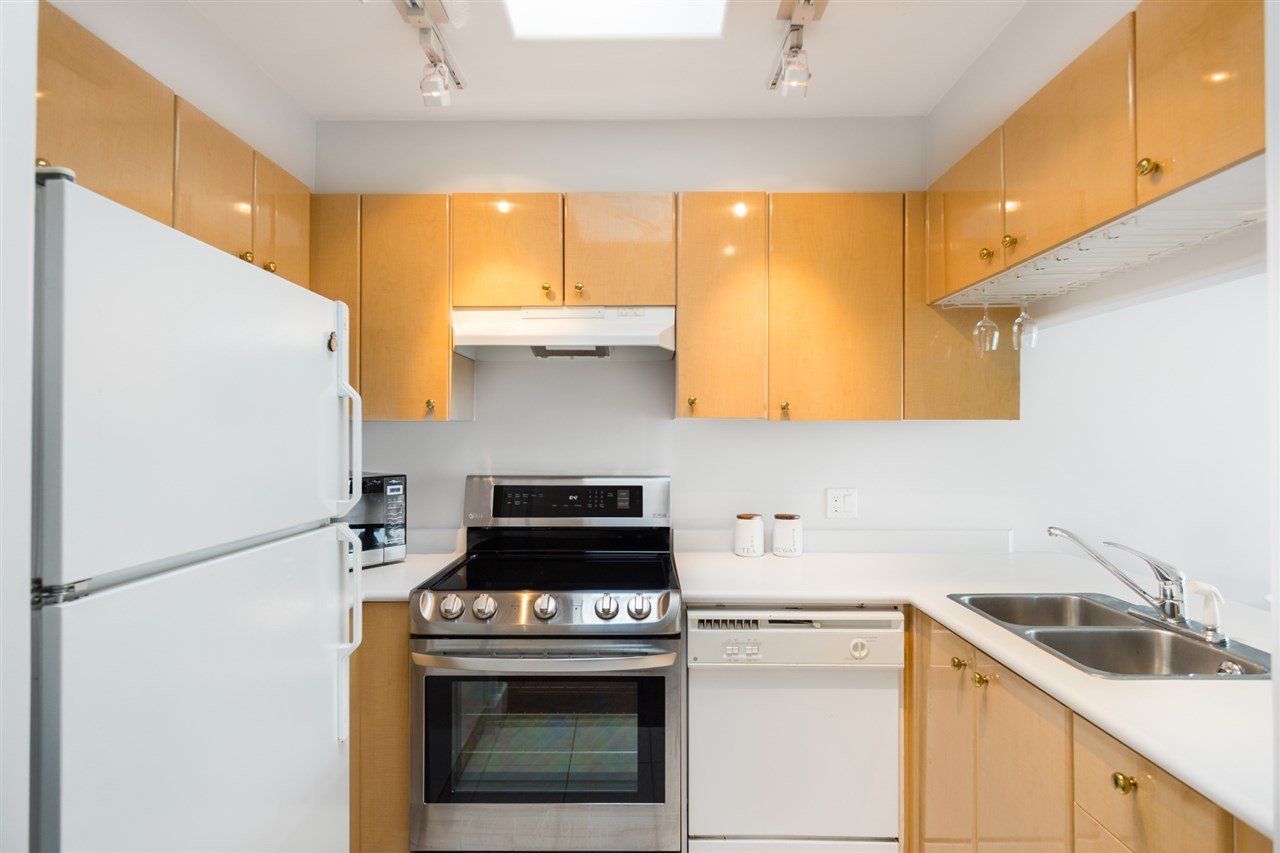 403-988 W 21st Ave
