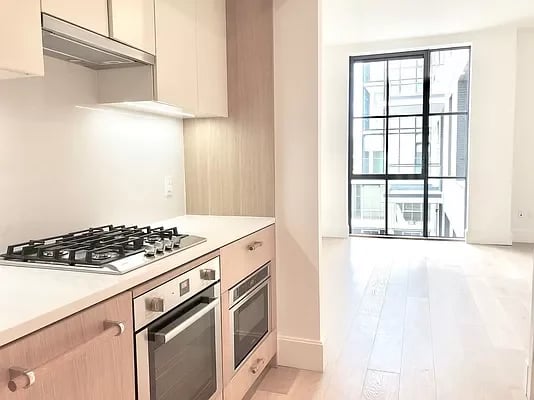 22-18 Jackson Avenue Unit: 814