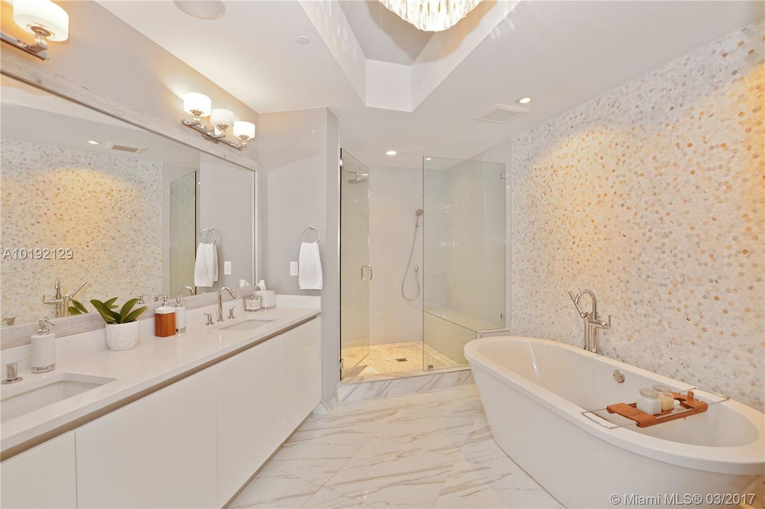 1200 Hillsboro Mile, #1206