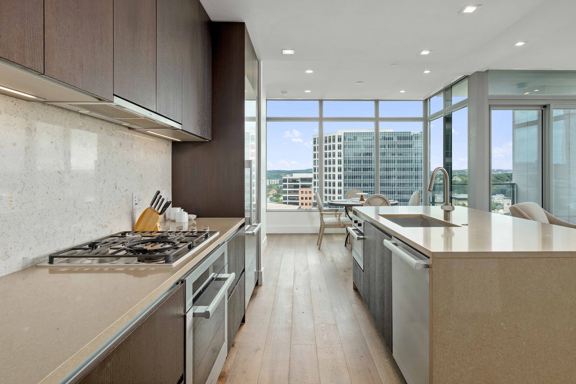 501 West Ave #1204