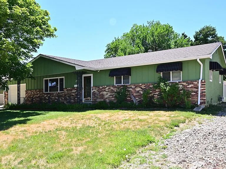 19 Cornell Cir