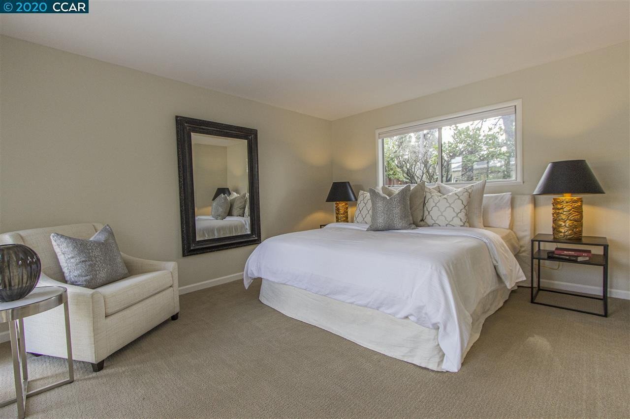 3258 Judith Ln