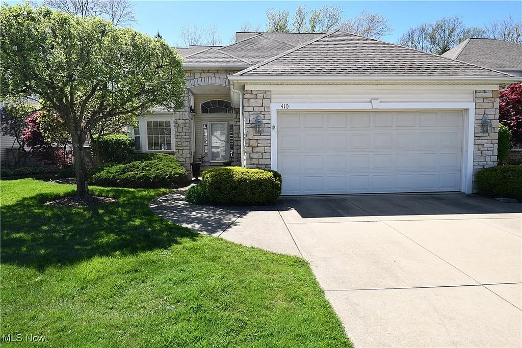 410 W Glengary Cir