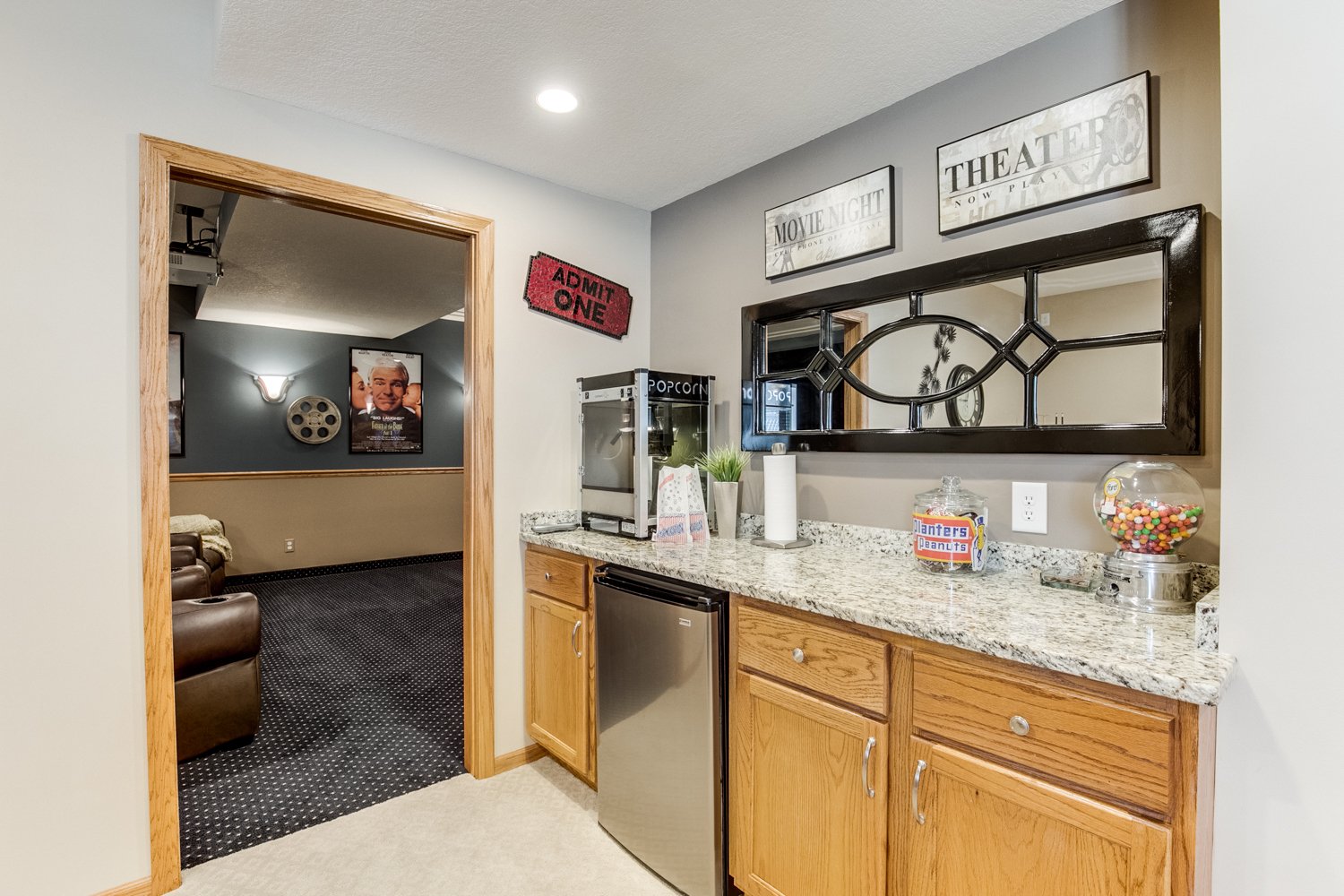 Beautiful 2-Story in Desirable OakParke Estates