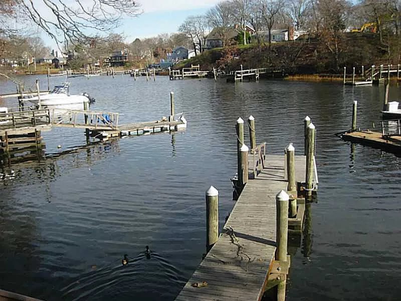 1 Narrows Rd