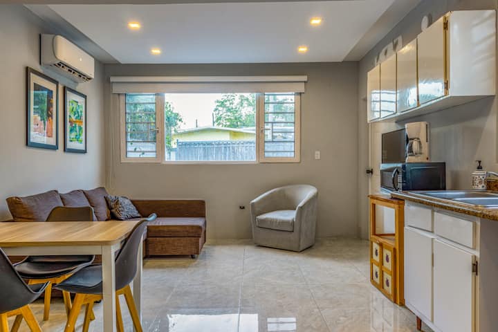 Beach House Apt 10 • 1BR + Sofa Bed • Full Kitchen - Airbnb